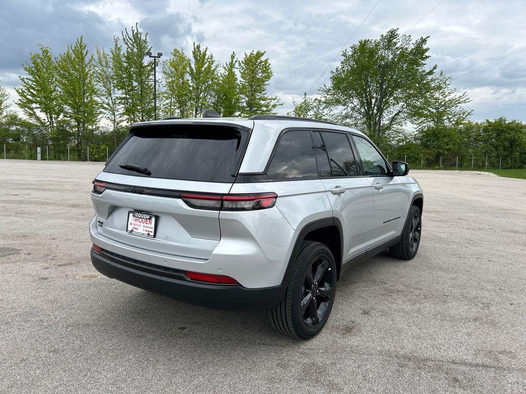 new 2024 Jeep Grand Cherokee car, priced at $39,244