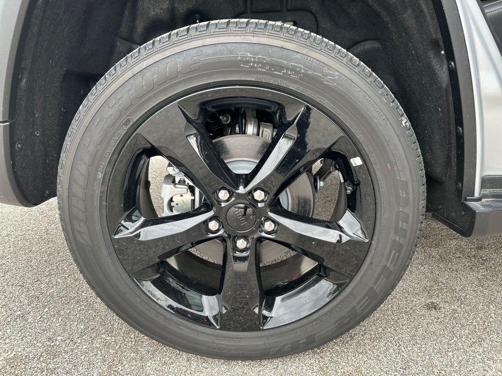 new 2024 Jeep Grand Cherokee car, priced at $39,244