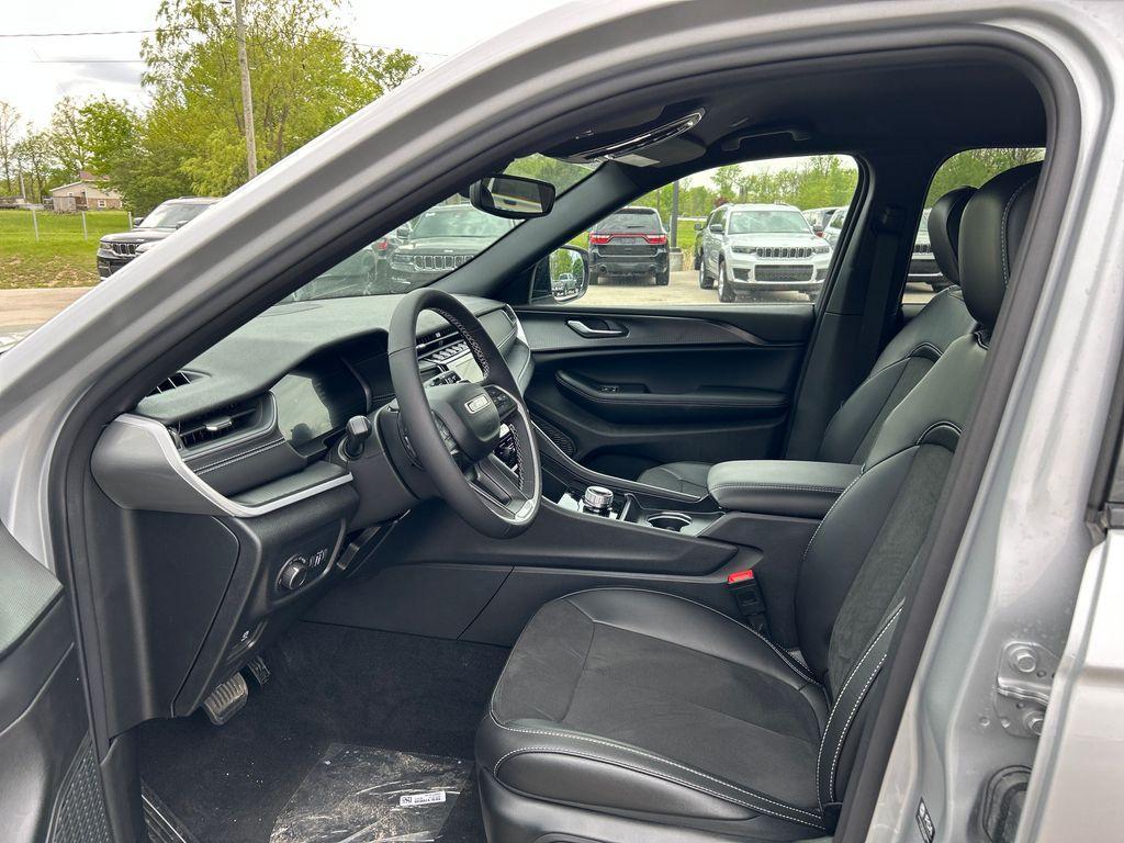 new 2024 Jeep Grand Cherokee car, priced at $39,244