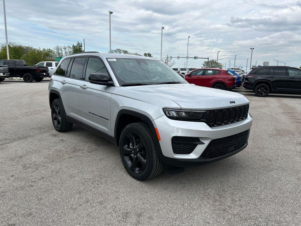 new 2024 Jeep Grand Cherokee car, priced at $39,244
