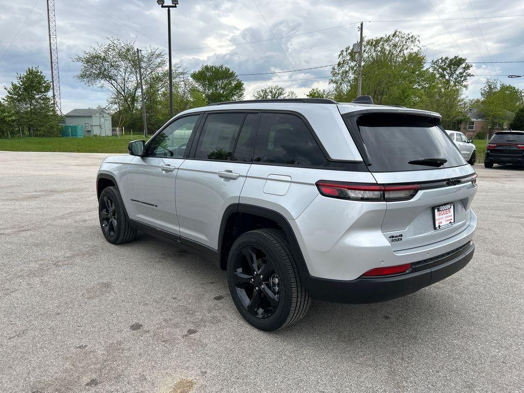 new 2024 Jeep Grand Cherokee car, priced at $39,244
