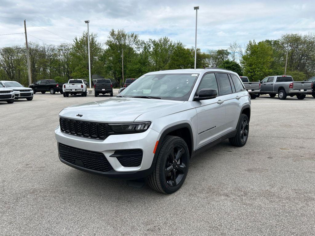 new 2024 Jeep Grand Cherokee car, priced at $39,244