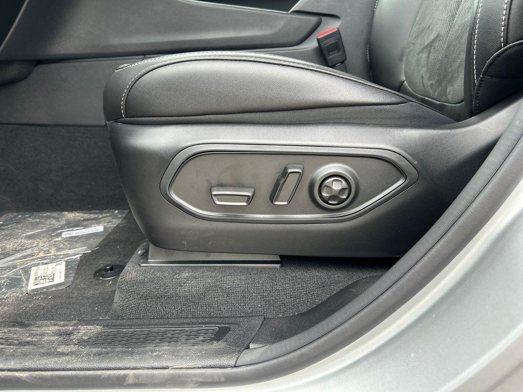 new 2024 Jeep Grand Cherokee car, priced at $39,244
