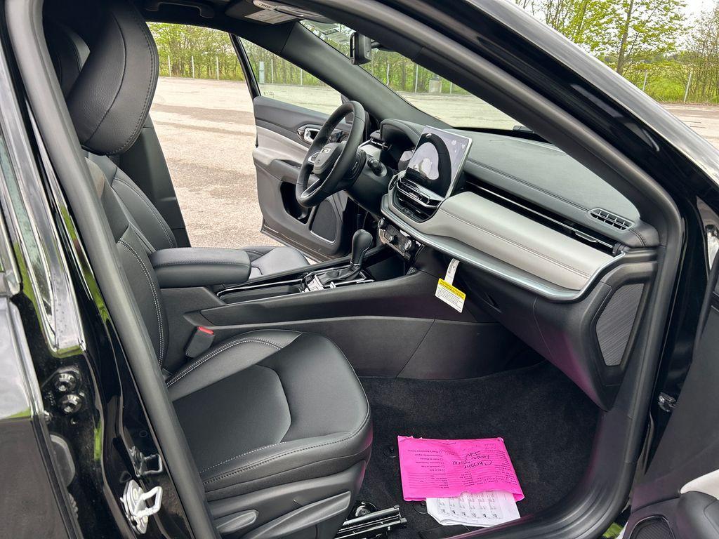 new 2025 Jeep Compass car, priced at $31,013
