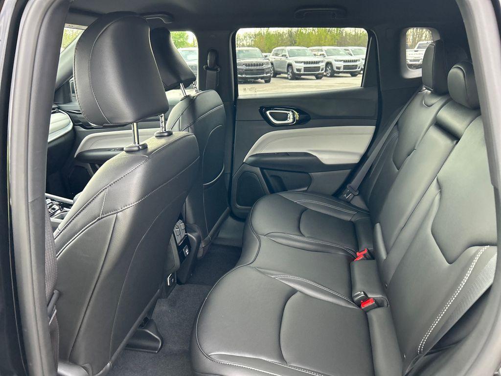 new 2025 Jeep Compass car, priced at $31,013