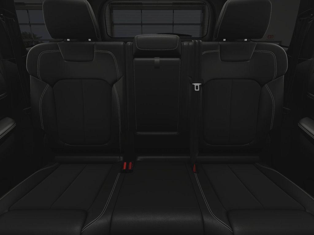 new 2025 Jeep Grand Cherokee car, priced at $43,072