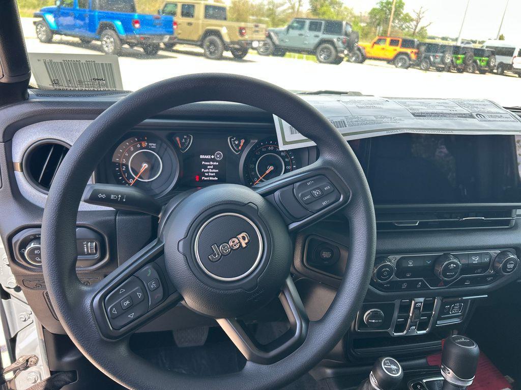 new 2025 Jeep Gladiator car, priced at $41,070