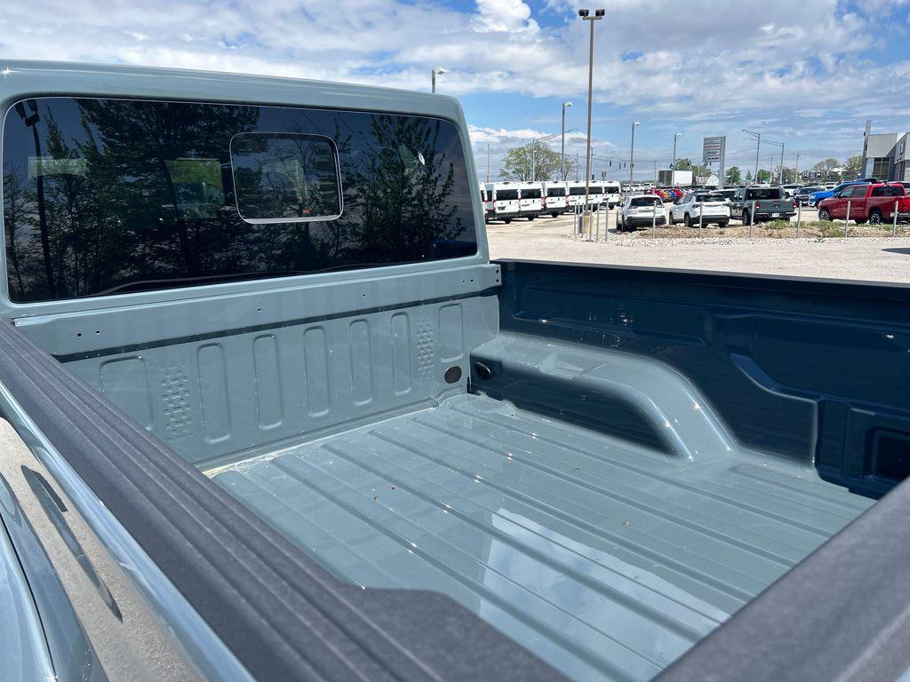 new 2025 Jeep Gladiator car, priced at $41,070