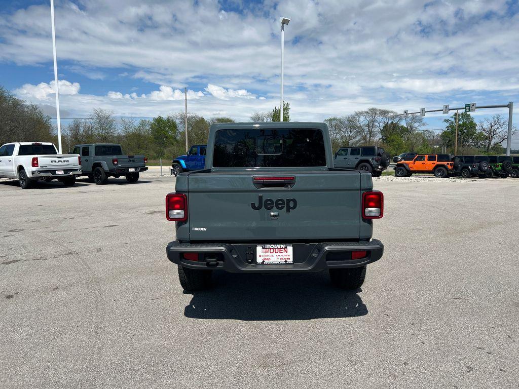 new 2025 Jeep Gladiator car, priced at $41,070