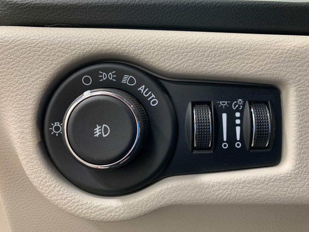 used 2024 Chrysler Pacifica car, priced at $33,598