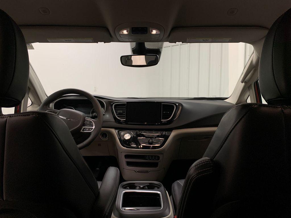used 2024 Chrysler Pacifica car, priced at $33,598