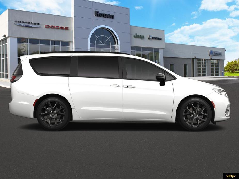 new 2024 Chrysler Pacifica car, priced at $41,429