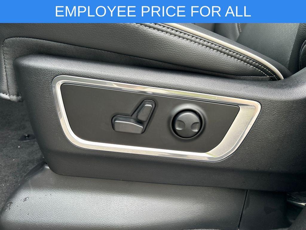 new 2025 Ram 1500 car, priced at $57,431