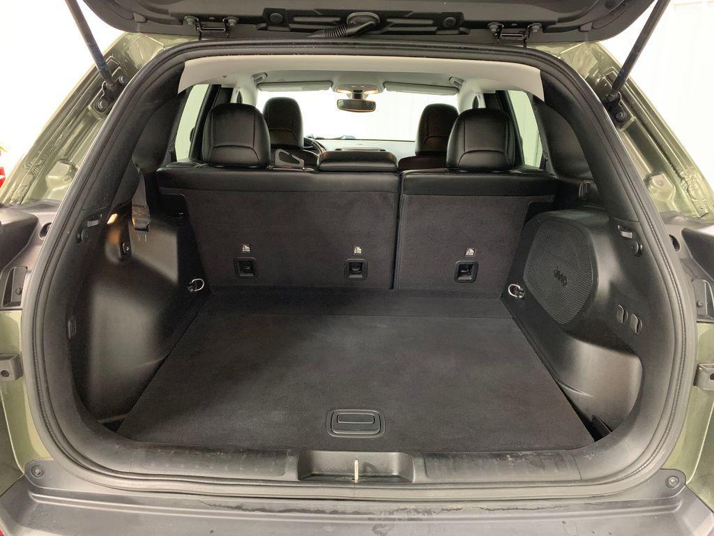 used 2020 Jeep Cherokee car, priced at $20,984