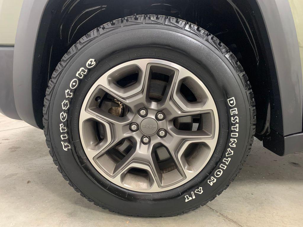 used 2020 Jeep Cherokee car, priced at $20,984