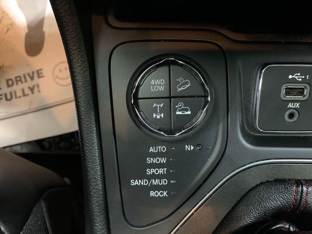 used 2020 Jeep Cherokee car, priced at $20,984