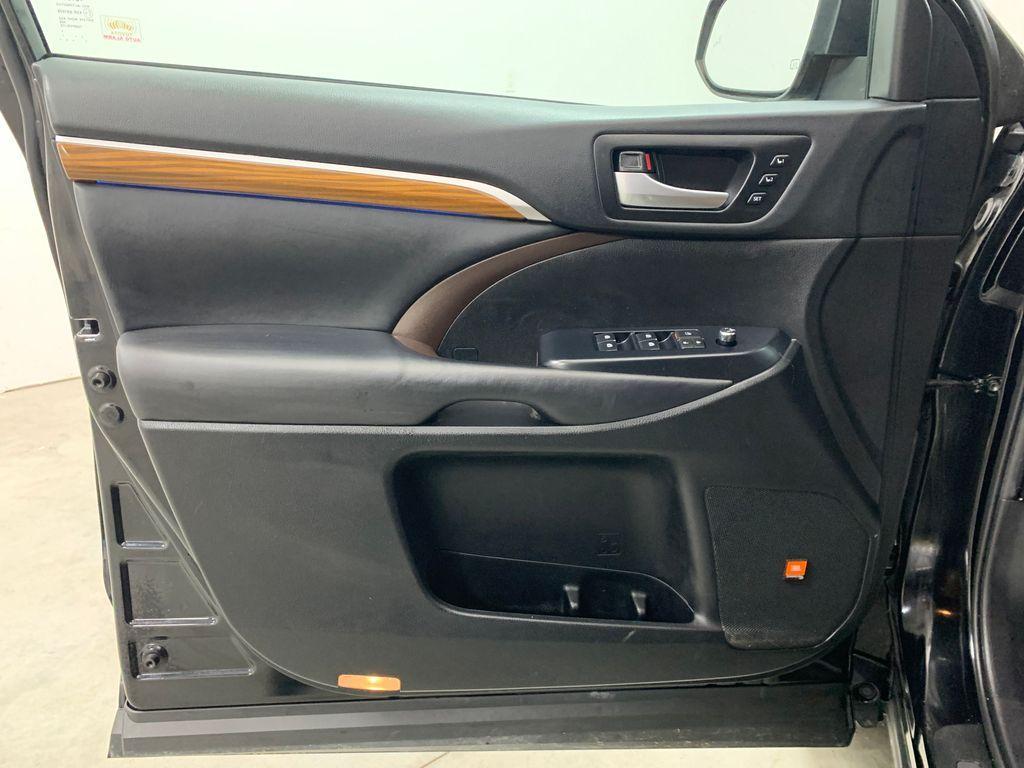 used 2019 Toyota Highlander car, priced at $28,997