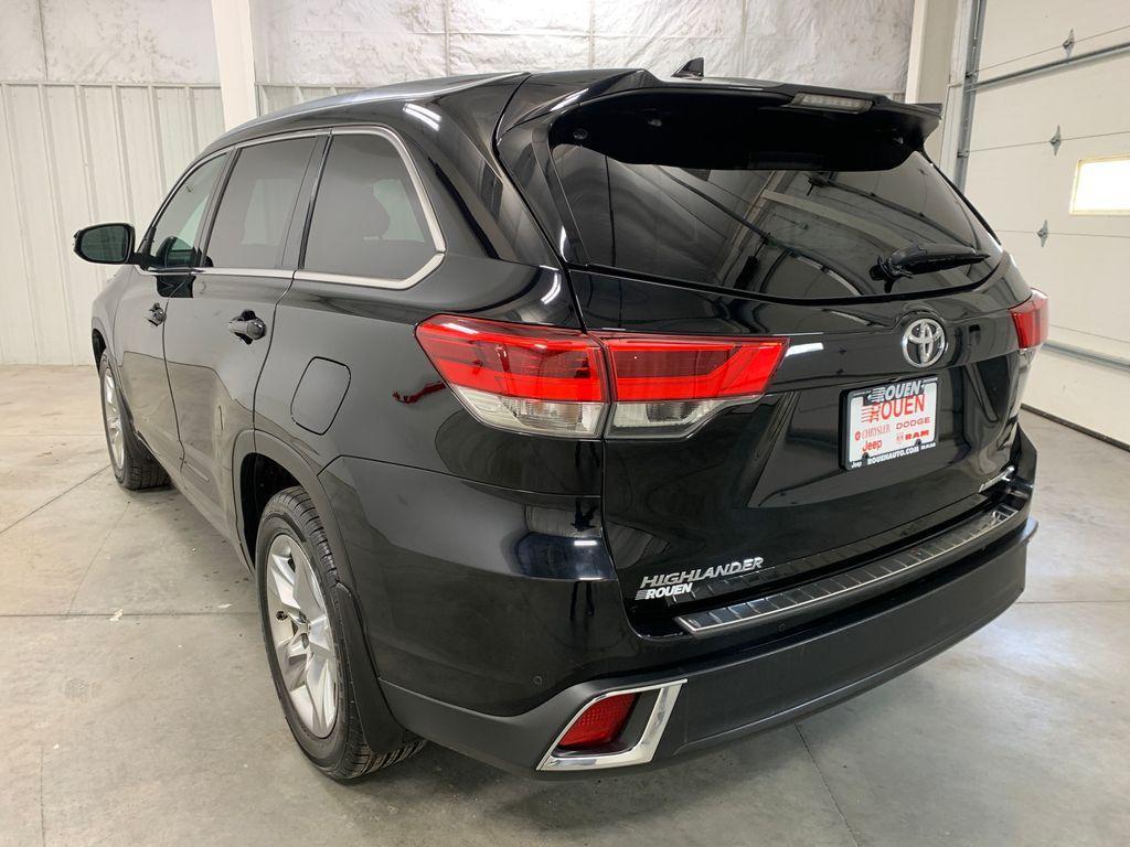 used 2019 Toyota Highlander car, priced at $28,997