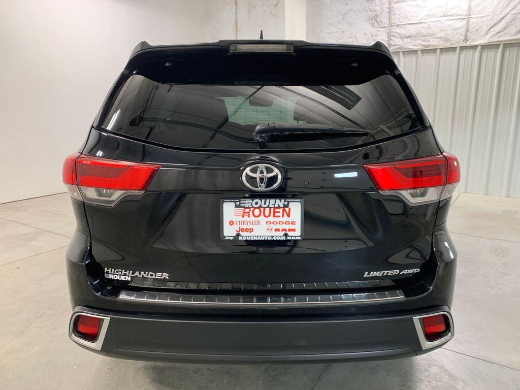 used 2019 Toyota Highlander car, priced at $28,997
