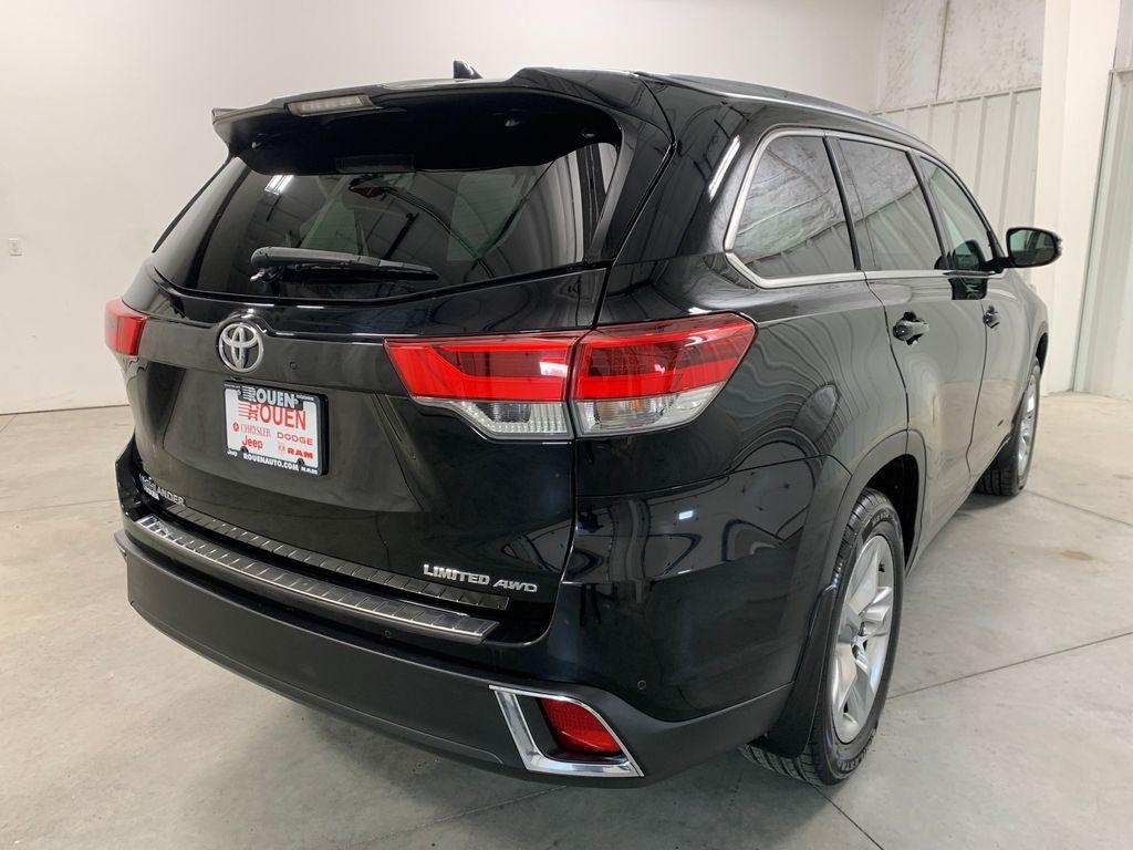 used 2019 Toyota Highlander car, priced at $28,997