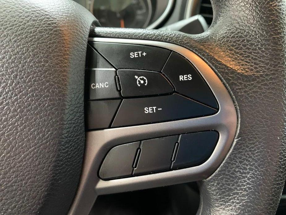 used 2019 Jeep Cherokee car, priced at $16,077