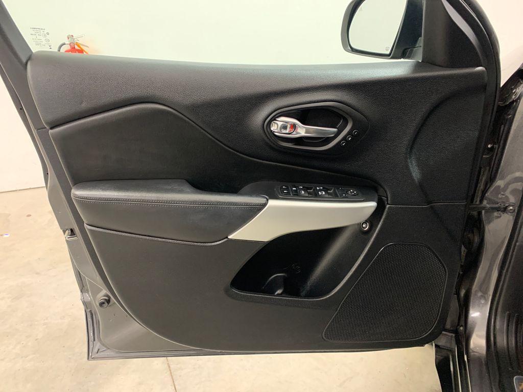 used 2018 Jeep Cherokee car, priced at $23,897