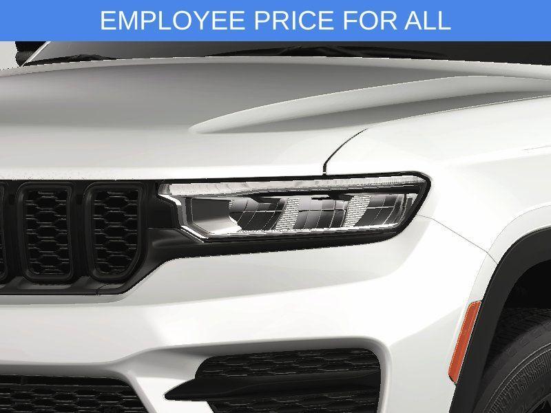 new 2025 Jeep Grand Cherokee car, priced at $42,995