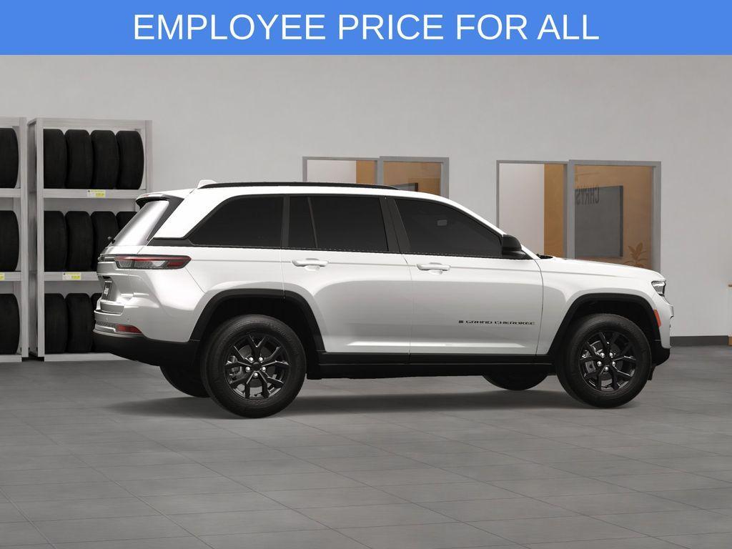 new 2025 Jeep Grand Cherokee car, priced at $42,995