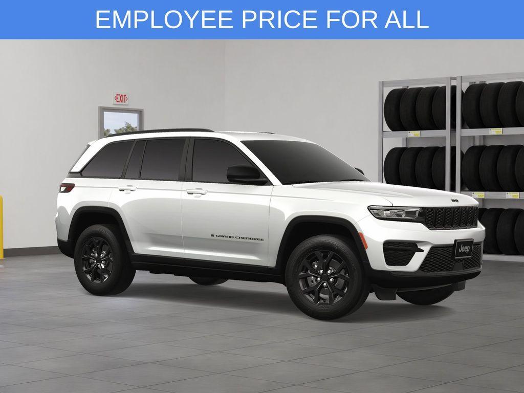 new 2025 Jeep Grand Cherokee car, priced at $42,995