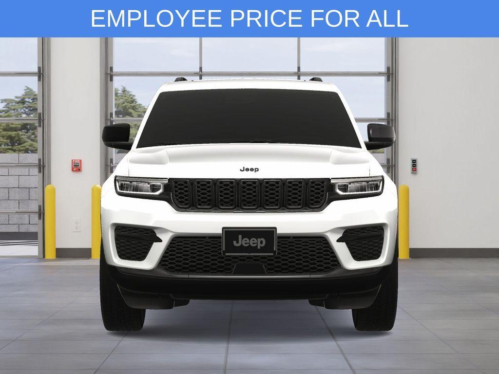 new 2025 Jeep Grand Cherokee car, priced at $42,995