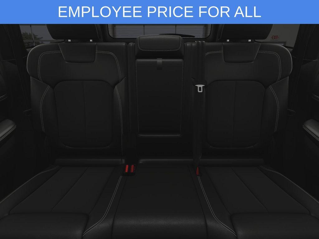 new 2025 Jeep Grand Cherokee car, priced at $42,504