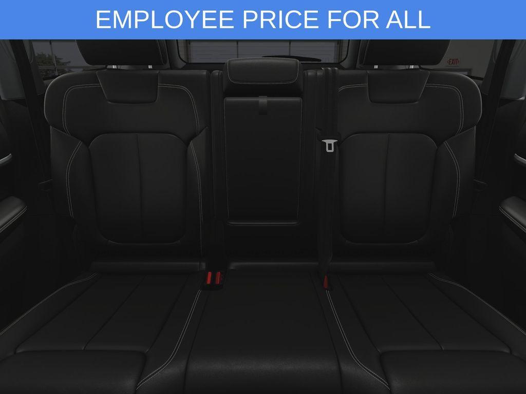 new 2025 Jeep Grand Cherokee car, priced at $43,355