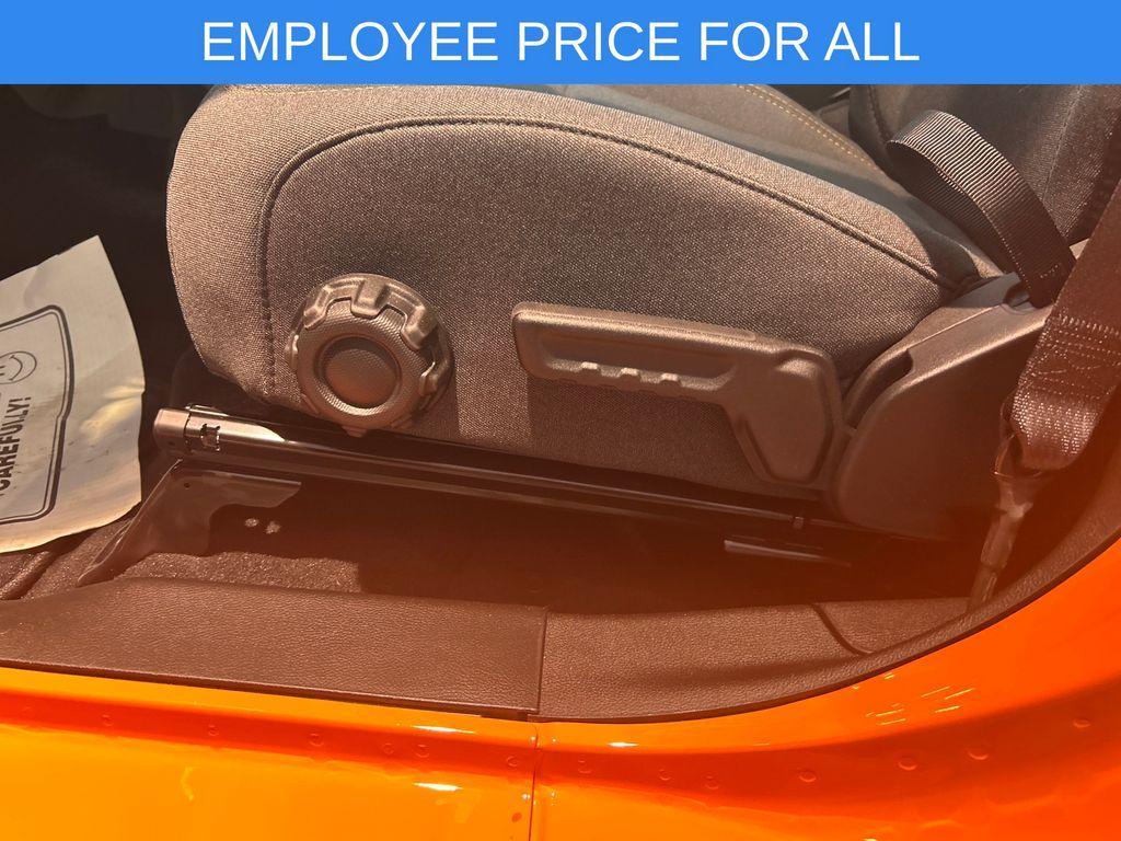new 2025 Jeep Wrangler car, priced at $46,558