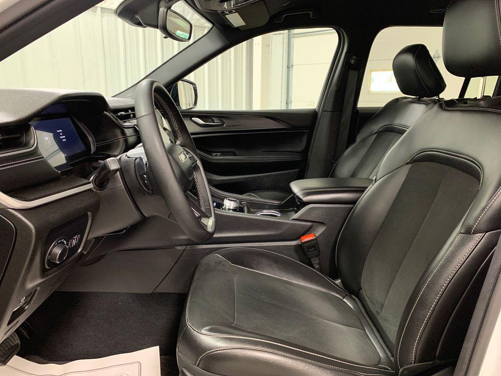 used 2024 Jeep Grand Cherokee car, priced at $38,545