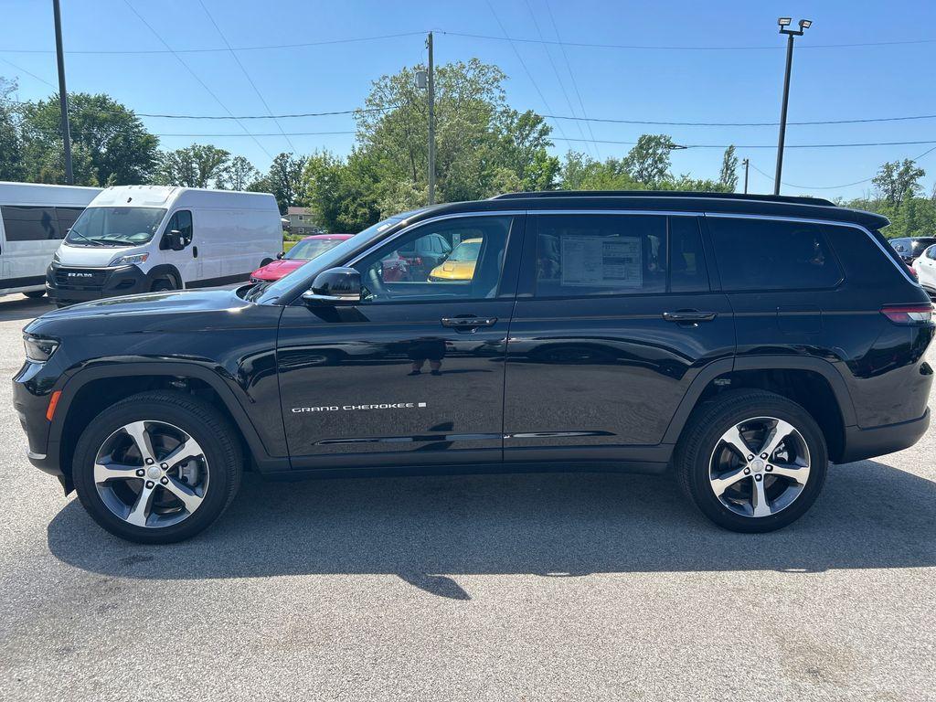 new 2024 Jeep Grand Cherokee L car, priced at $42,316