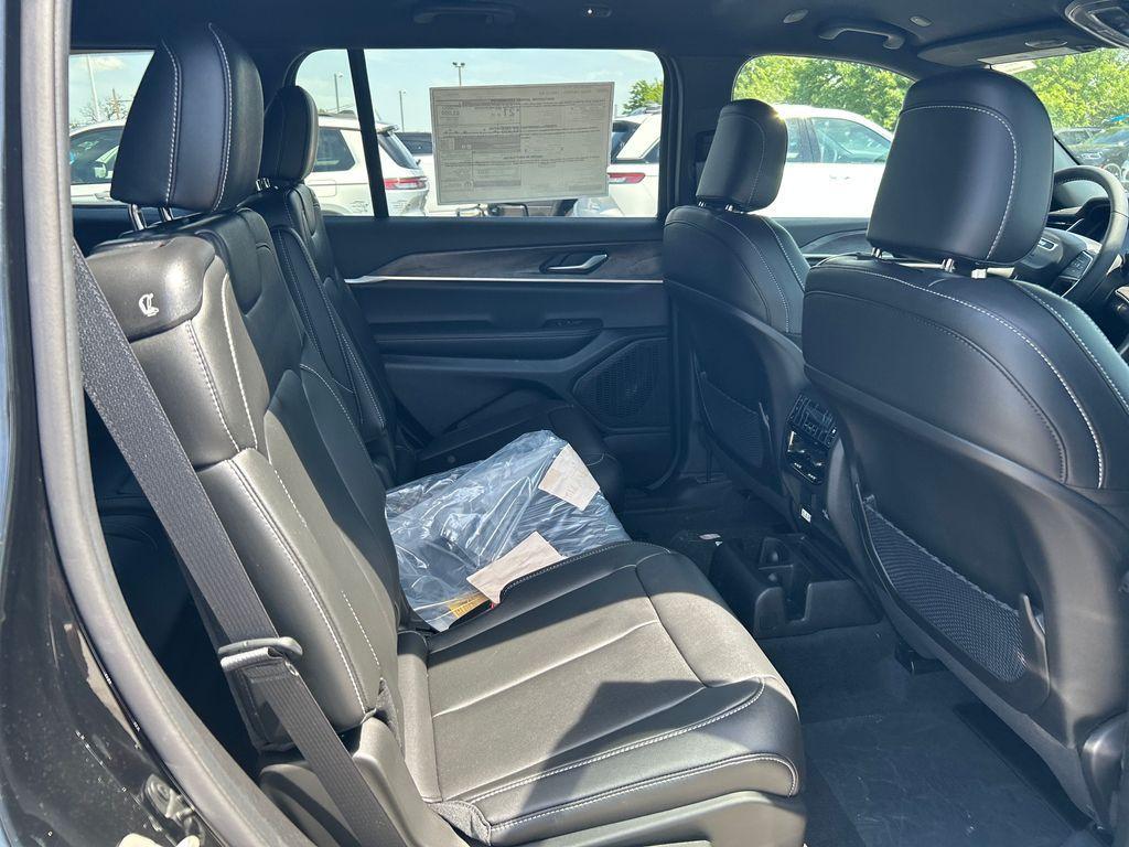 new 2024 Jeep Grand Cherokee L car, priced at $42,316