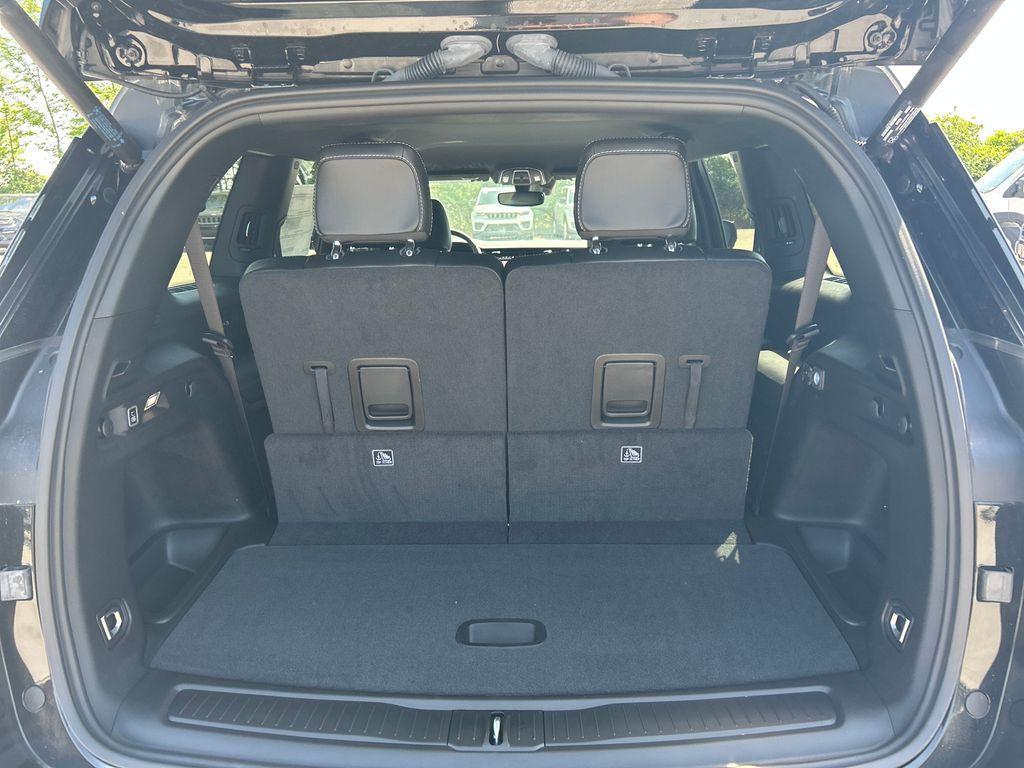 new 2024 Jeep Grand Cherokee L car, priced at $42,316