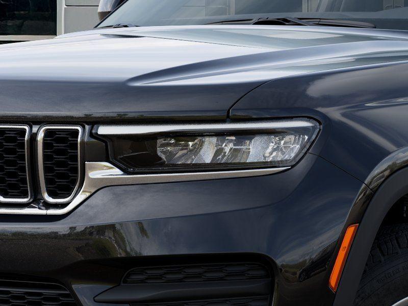 new 2025 Jeep Grand Cherokee car, priced at $41,920