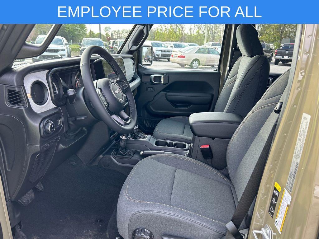 new 2025 Jeep Gladiator car, priced at $45,572
