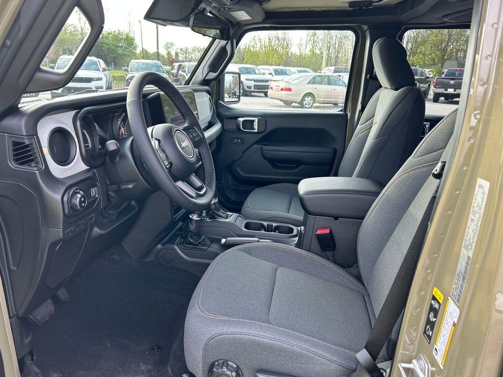 new 2025 Jeep Gladiator car, priced at $42,695
