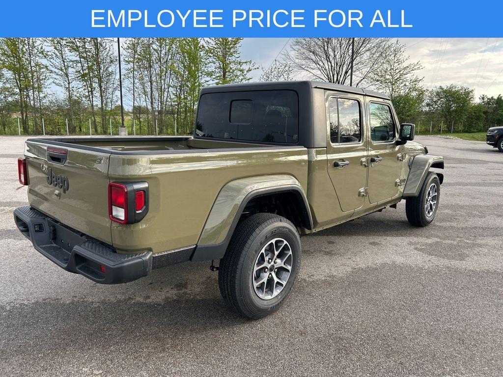 new 2025 Jeep Gladiator car, priced at $45,572