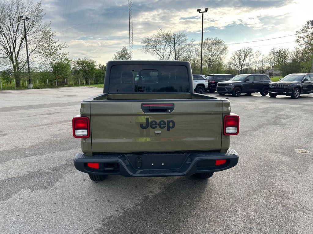 new 2025 Jeep Gladiator car, priced at $42,695