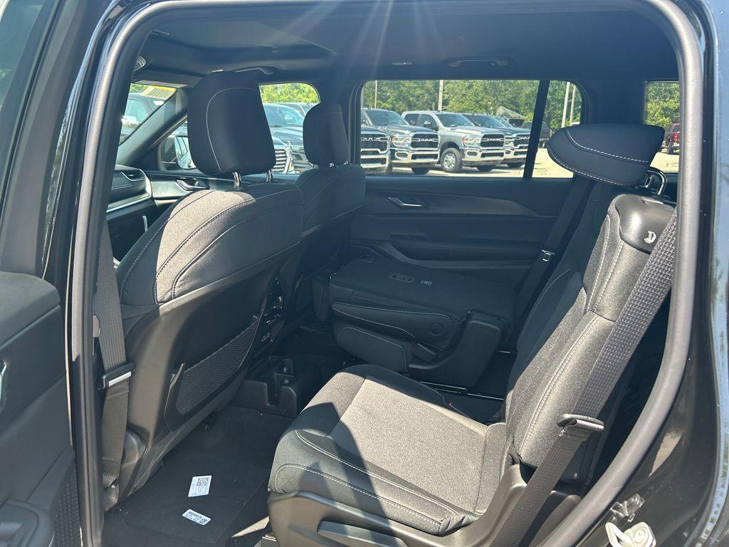 new 2025 Jeep Grand Cherokee L car, priced at $40,464