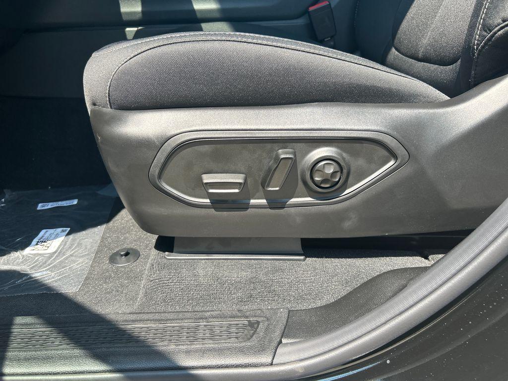 new 2025 Jeep Grand Cherokee L car, priced at $40,464