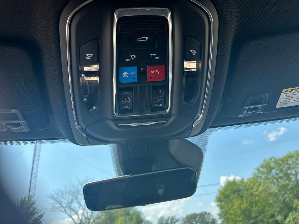 new 2025 Jeep Grand Cherokee L car, priced at $40,464