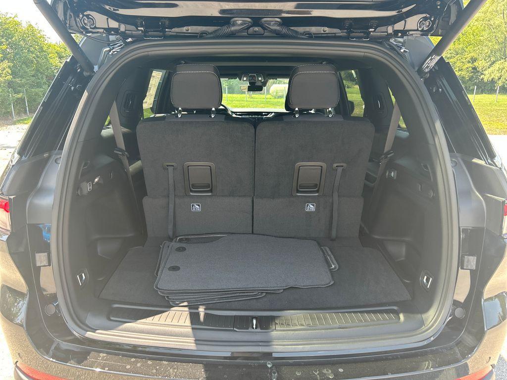 new 2025 Jeep Grand Cherokee L car, priced at $40,464