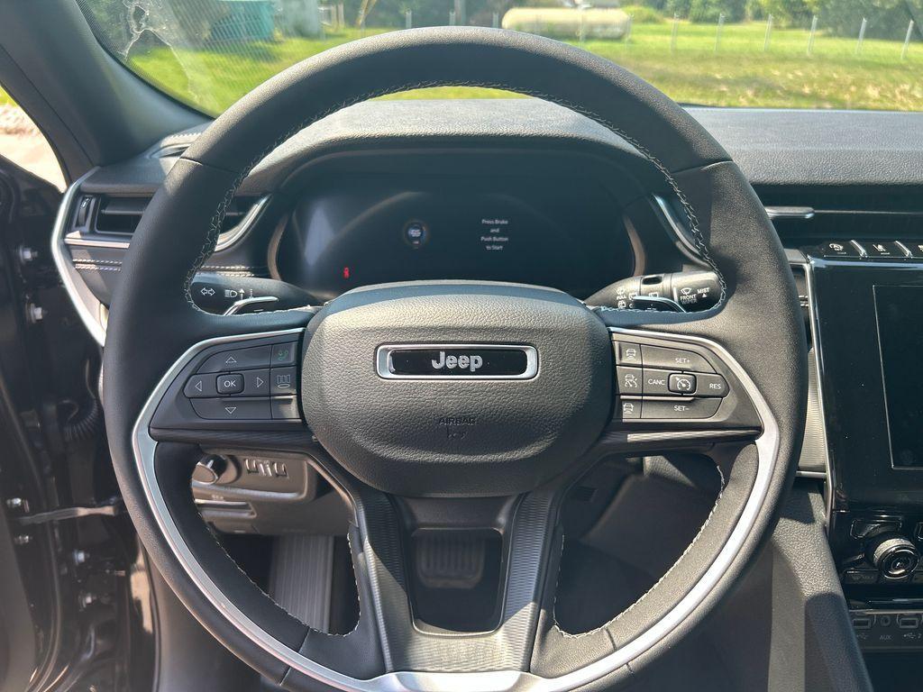 new 2025 Jeep Grand Cherokee L car, priced at $40,464