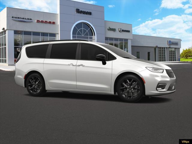 new 2024 Chrysler Pacifica car, priced at $45,241