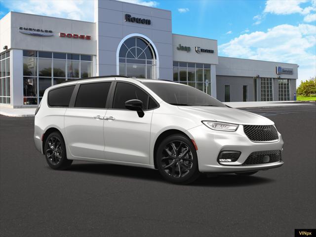 new 2024 Chrysler Pacifica car, priced at $45,241