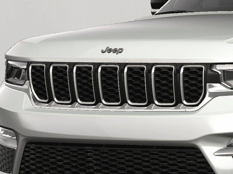 new 2025 Jeep Grand Cherokee car, priced at $44,650